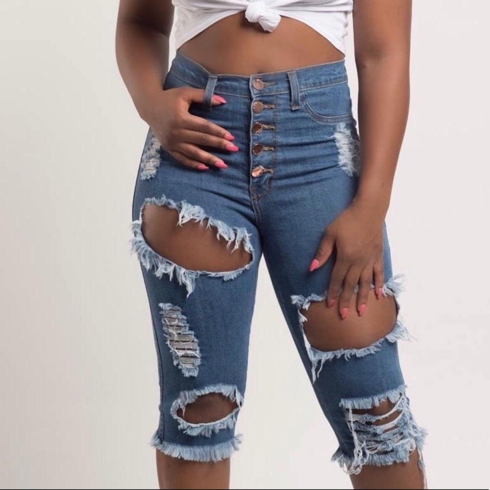Distressed Bermuda Shorts - Picture 4 of 8